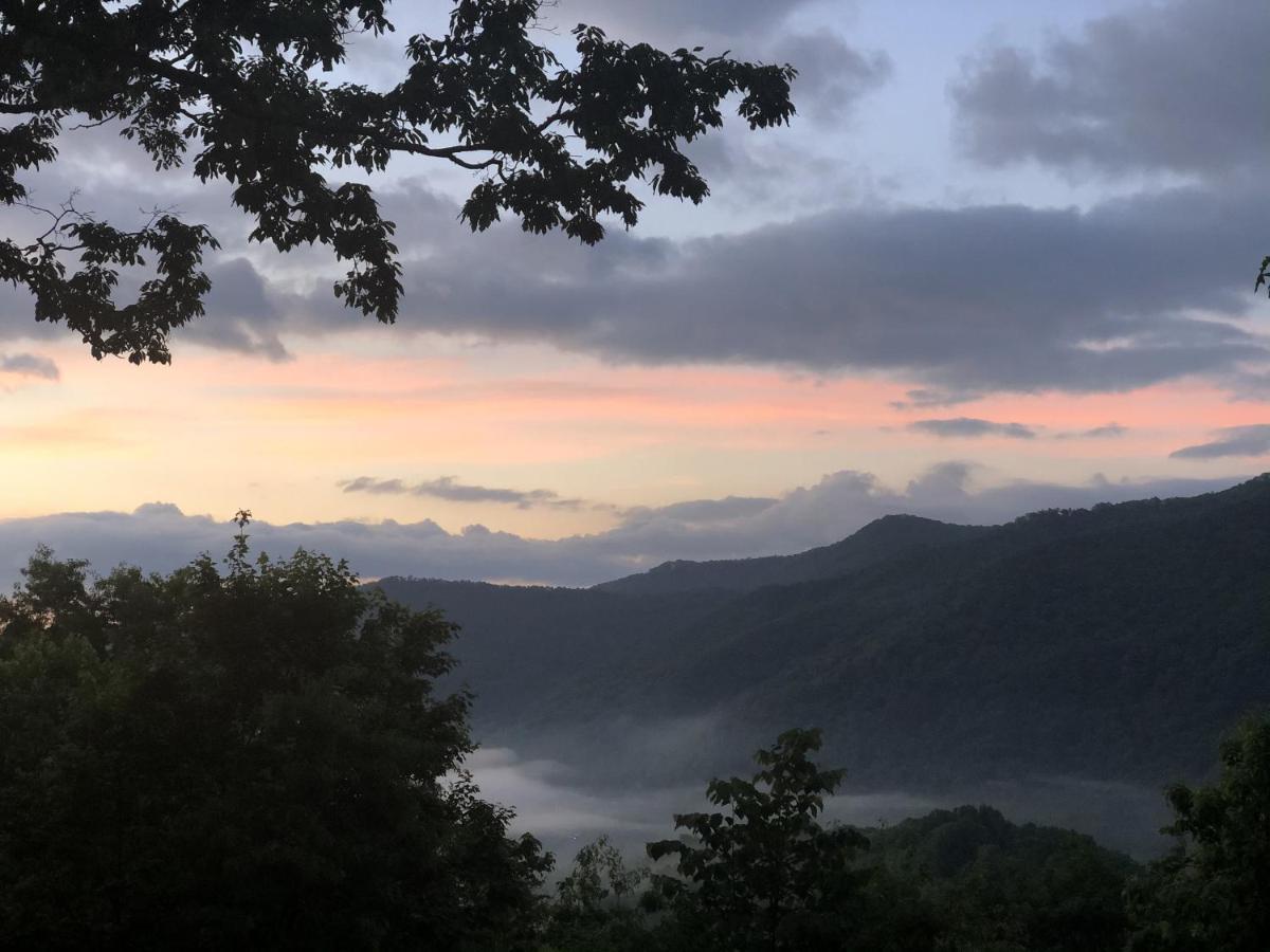 Bonnie View 21 - Amazing Smoky Mountain Retreat With Beautiful Scenic Views! Home Maggie Valley Buitenkant foto