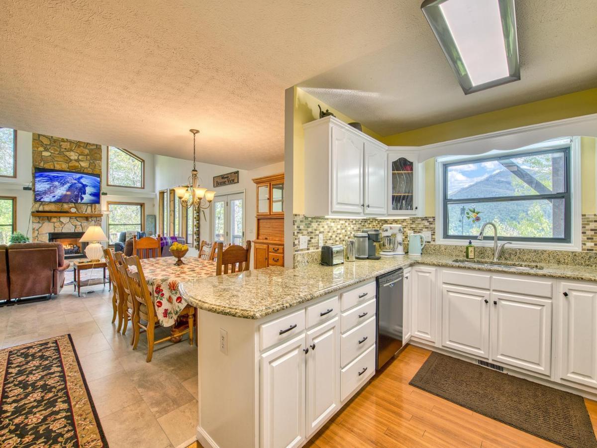 Bonnie View 21 - Amazing Smoky Mountain Retreat With Beautiful Scenic Views! Home Maggie Valley Buitenkant foto